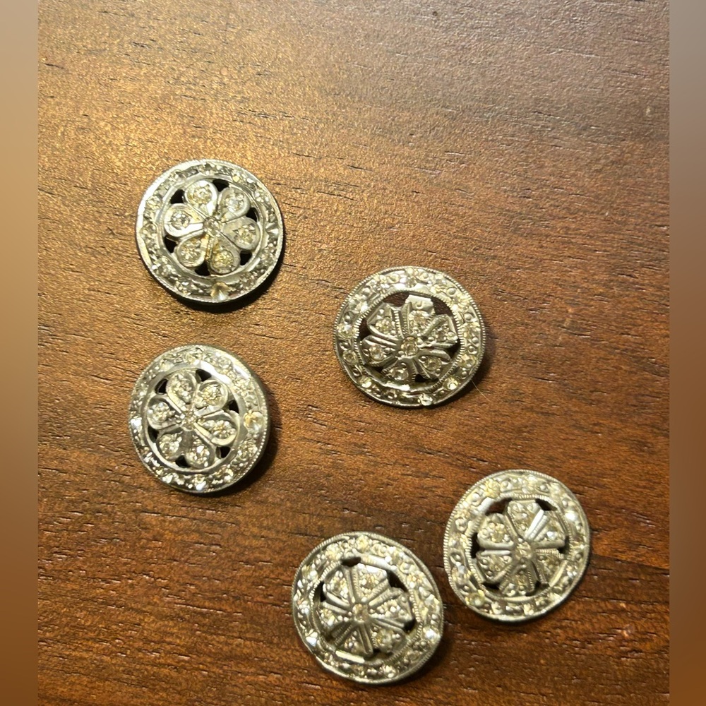 Vintage rhinestone buttons 4